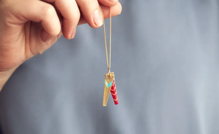 CHEVRON SYMBOLS NECKLACE