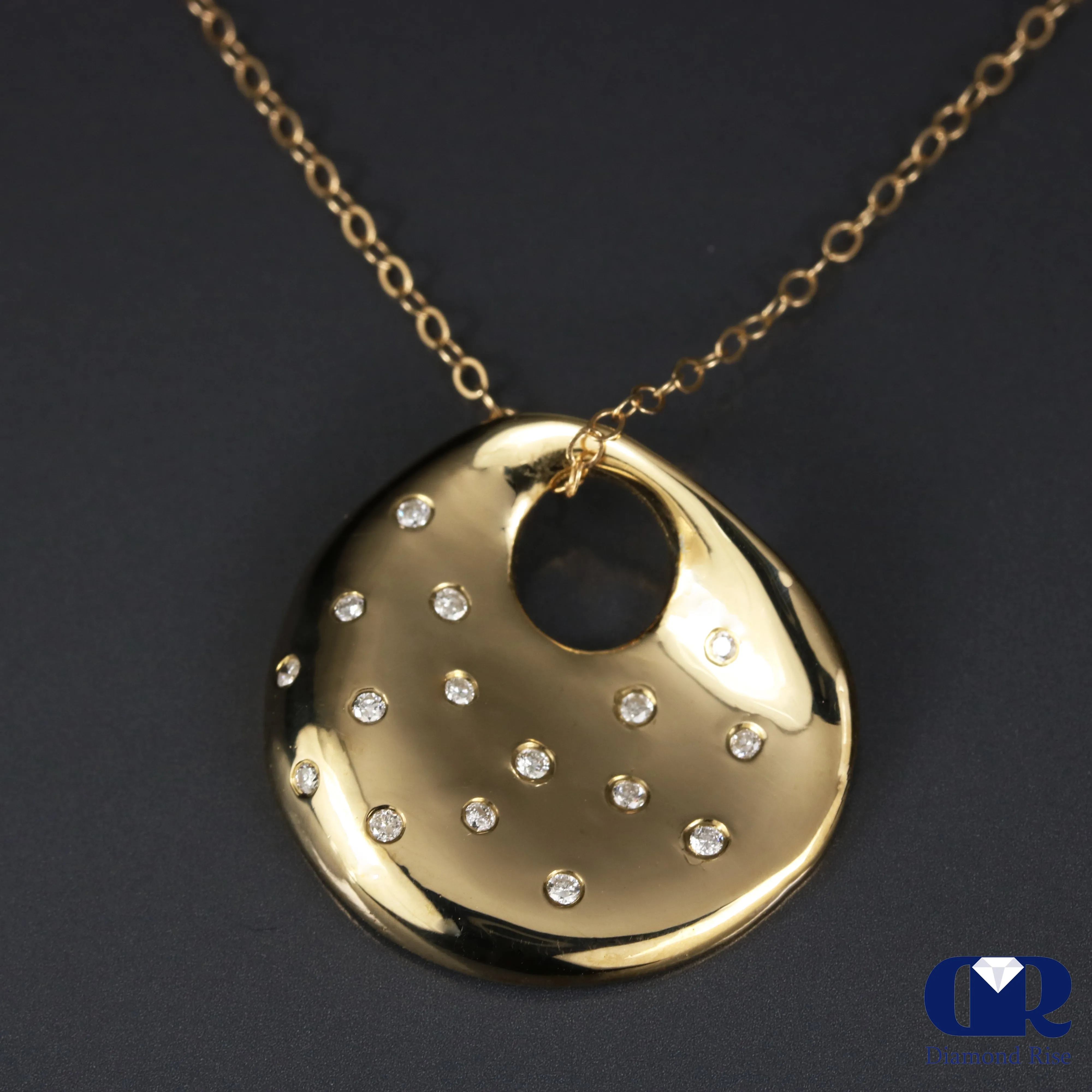 Diamond Crooked Circular Shaped Pendant Necklace 14K Gold