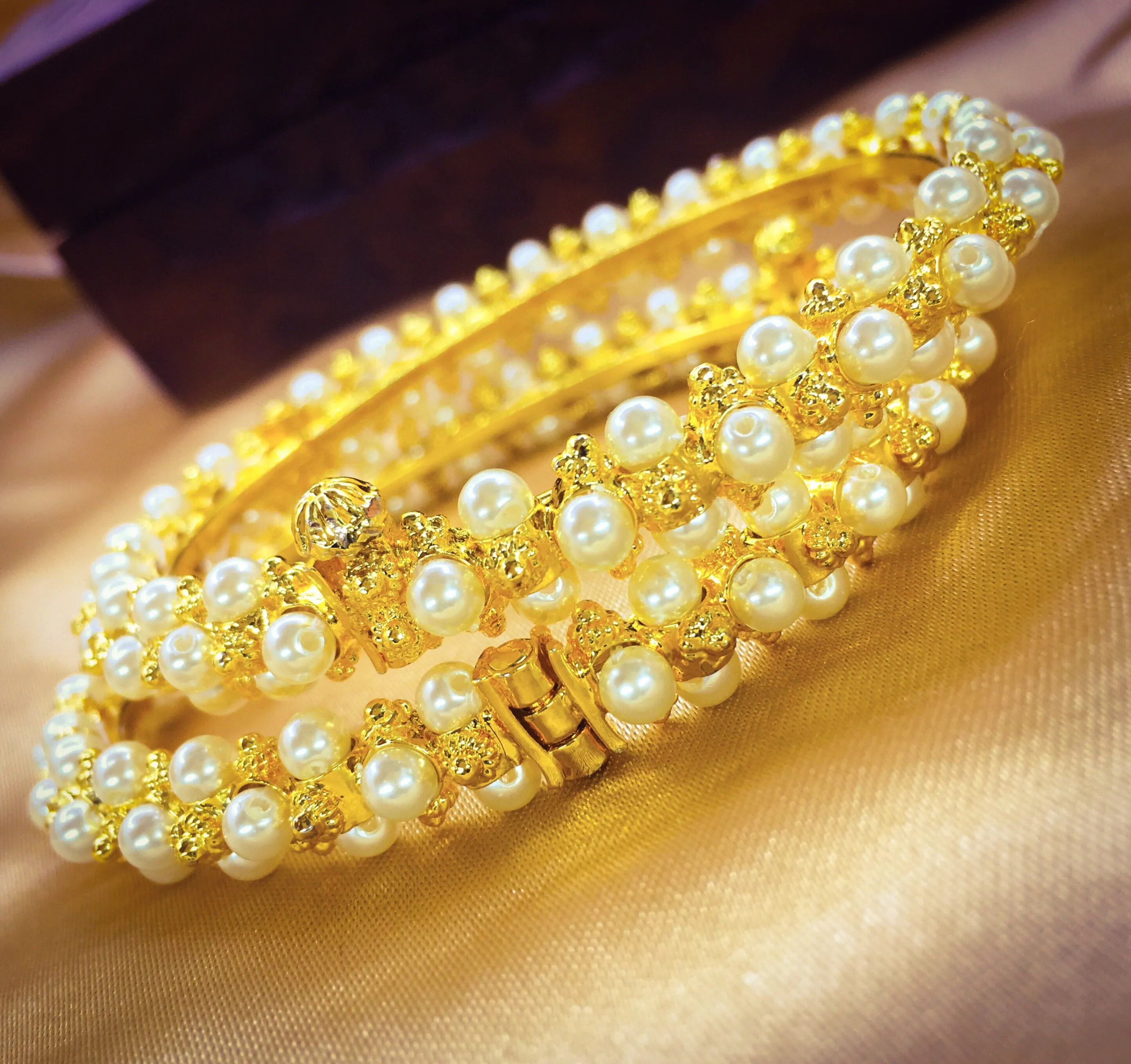 GOLDEN & PEARL BEADS BANGLES