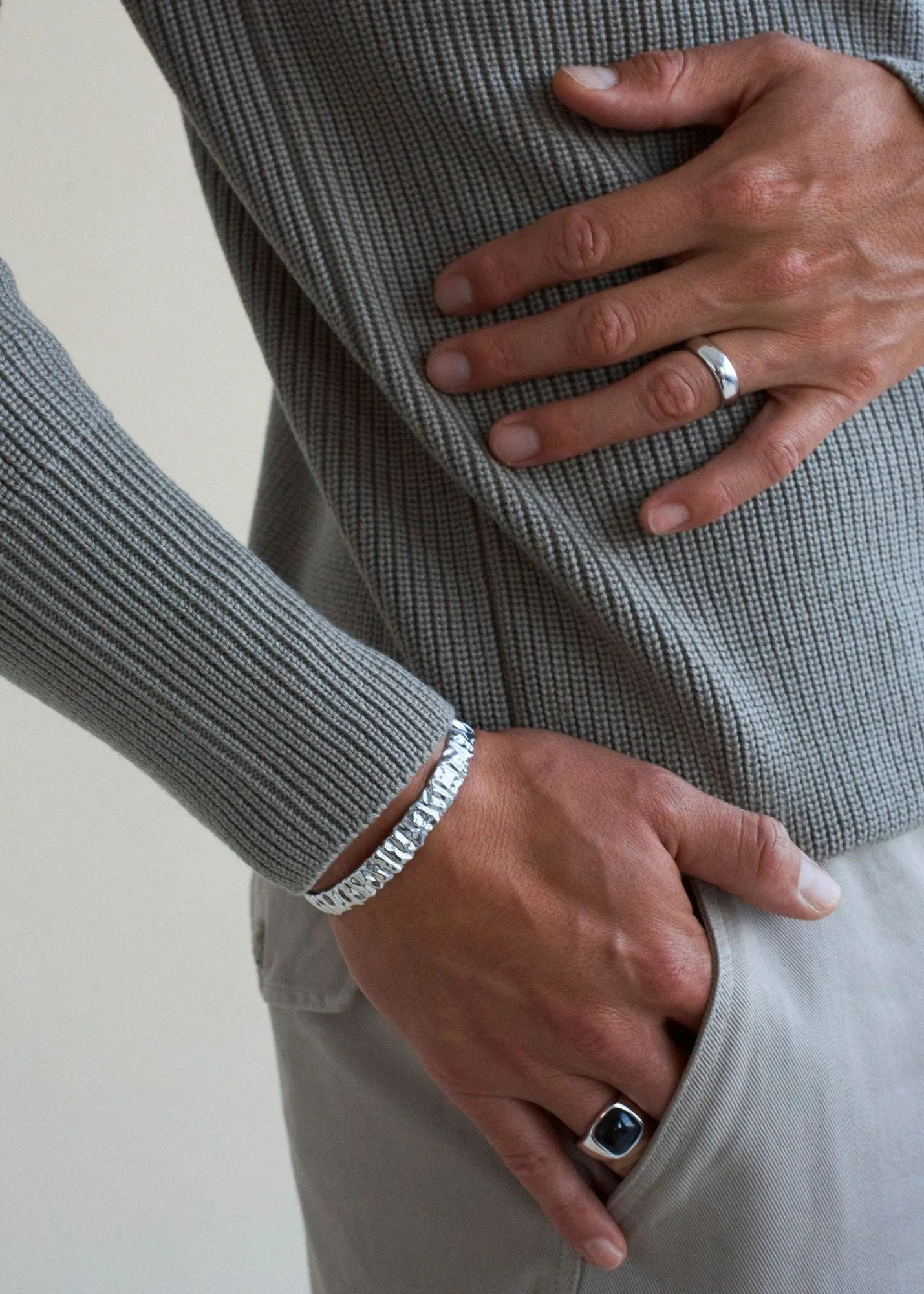 IX Crunchy Bangles