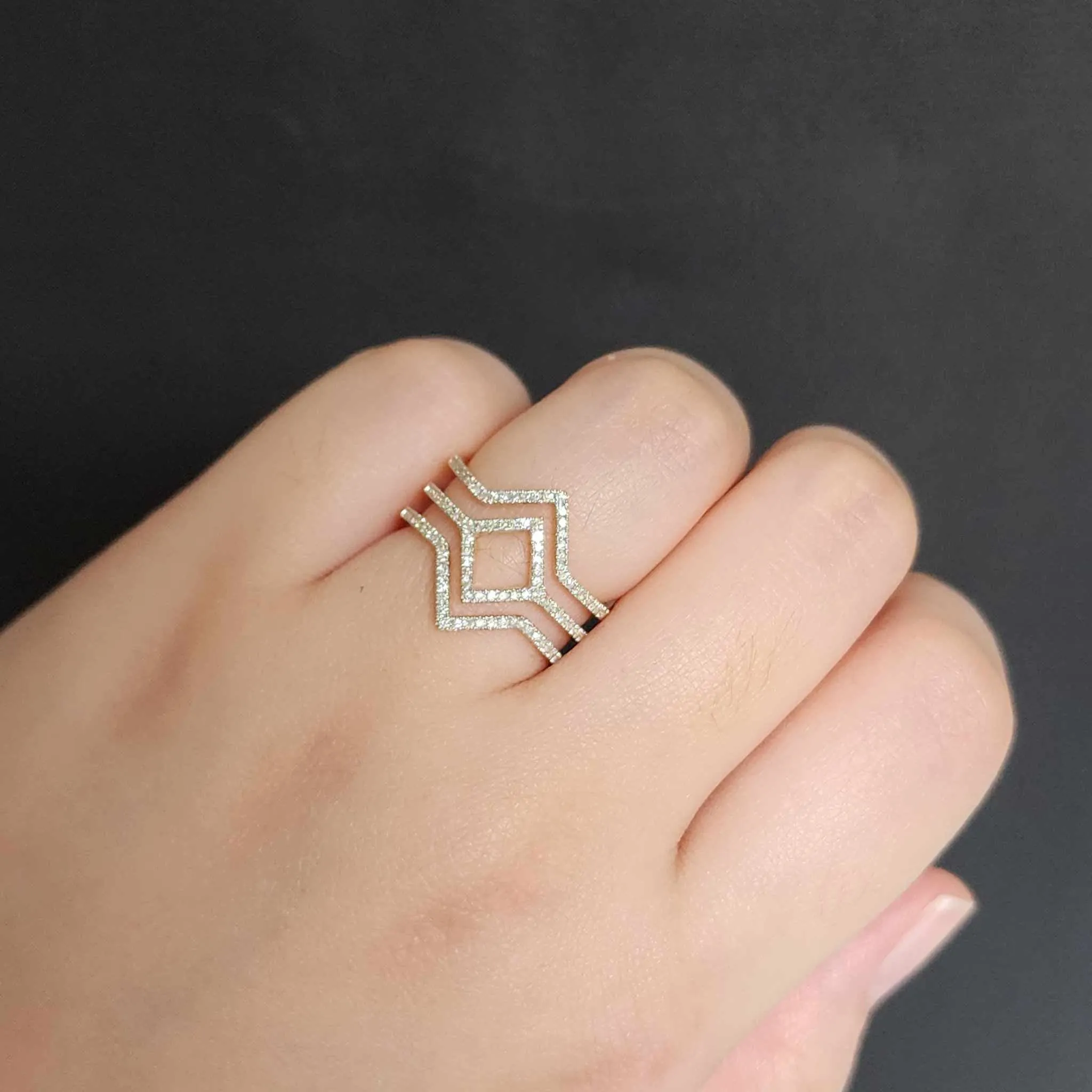 #LVNA2024 | Golden Concentric Diamond Ring 18kt