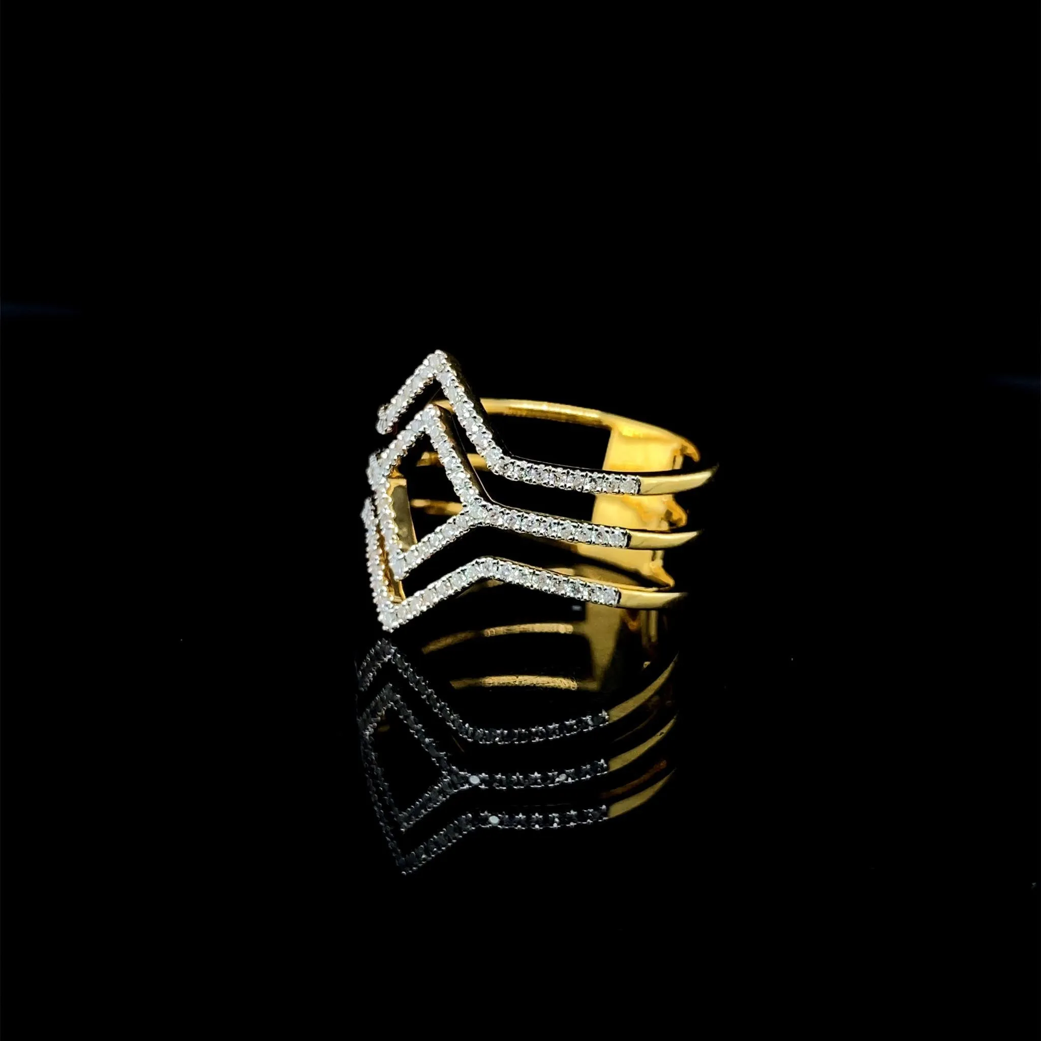 #LVNA2024 | Golden Concentric Diamond Ring 18kt