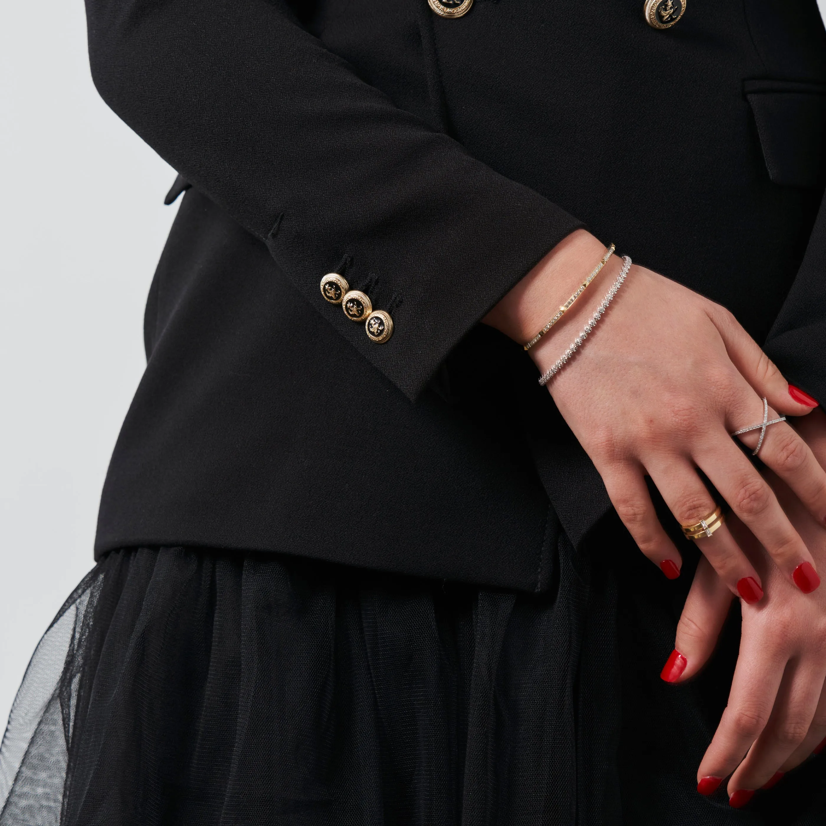 R.08® Une Bangle | 18K Yellow Gold