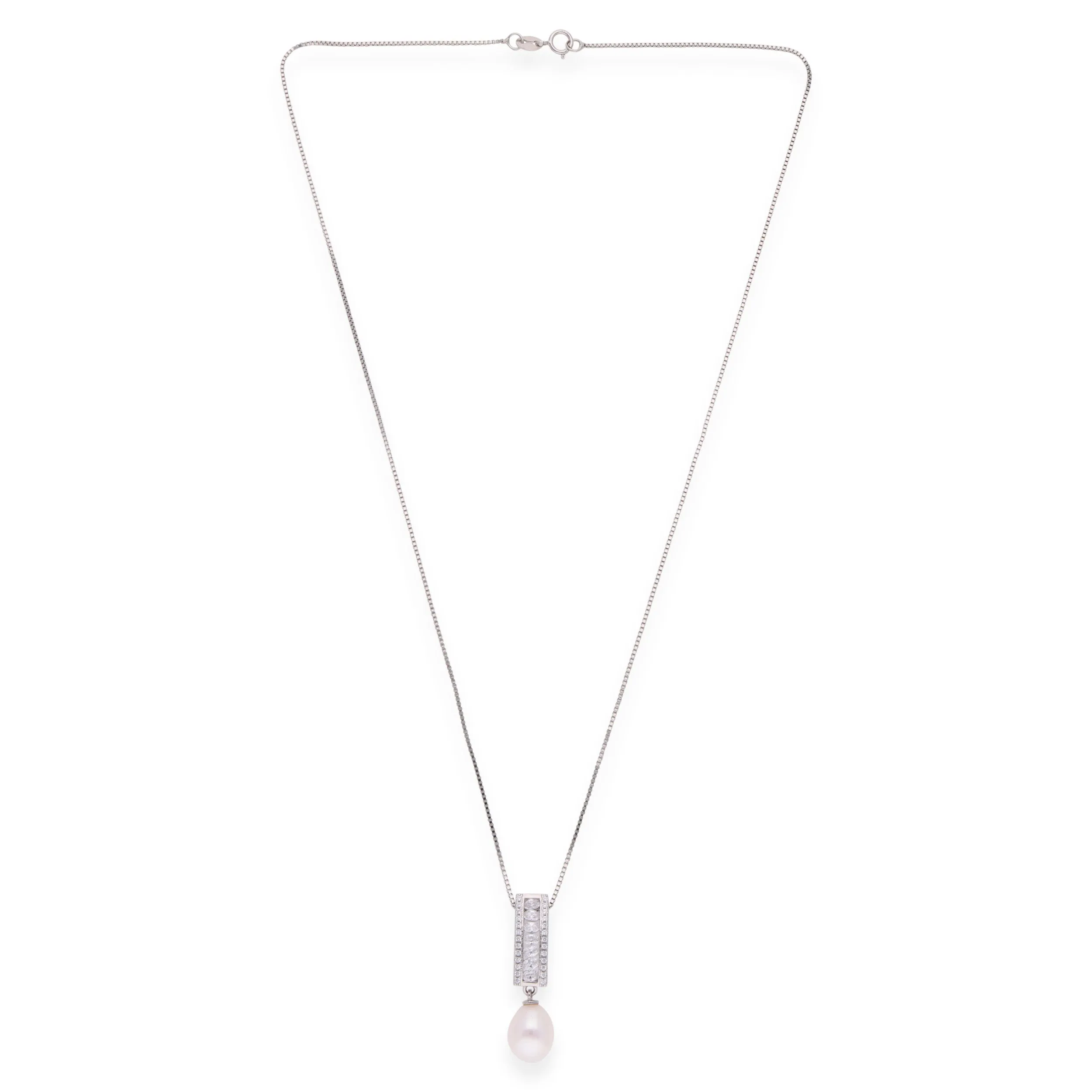 Sophisticated Diamond & Pearl Pendant | SKU : 0003115374