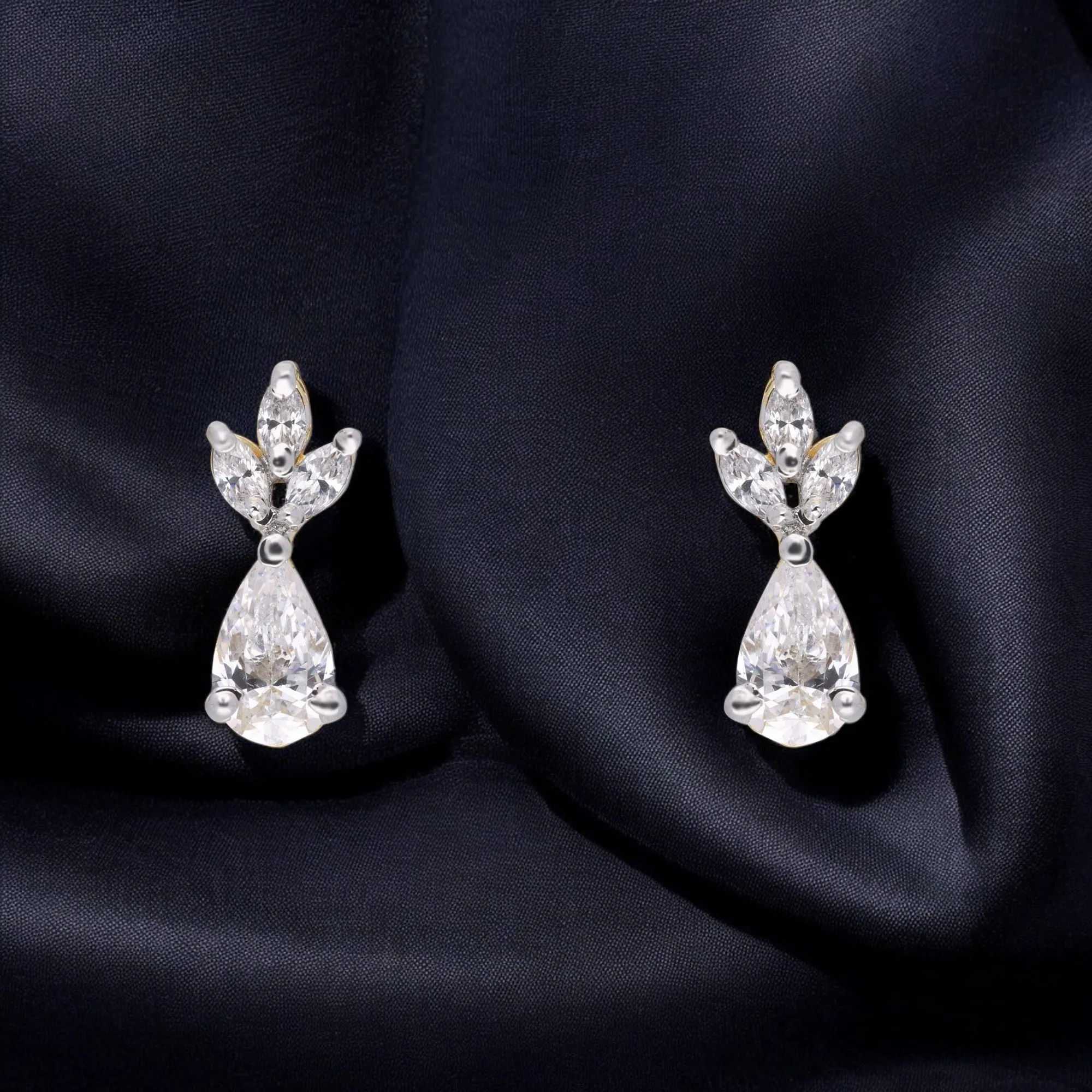 Sparkling Leaf Drop Earrings – Elegant & Graceful | SKU: 0021327704