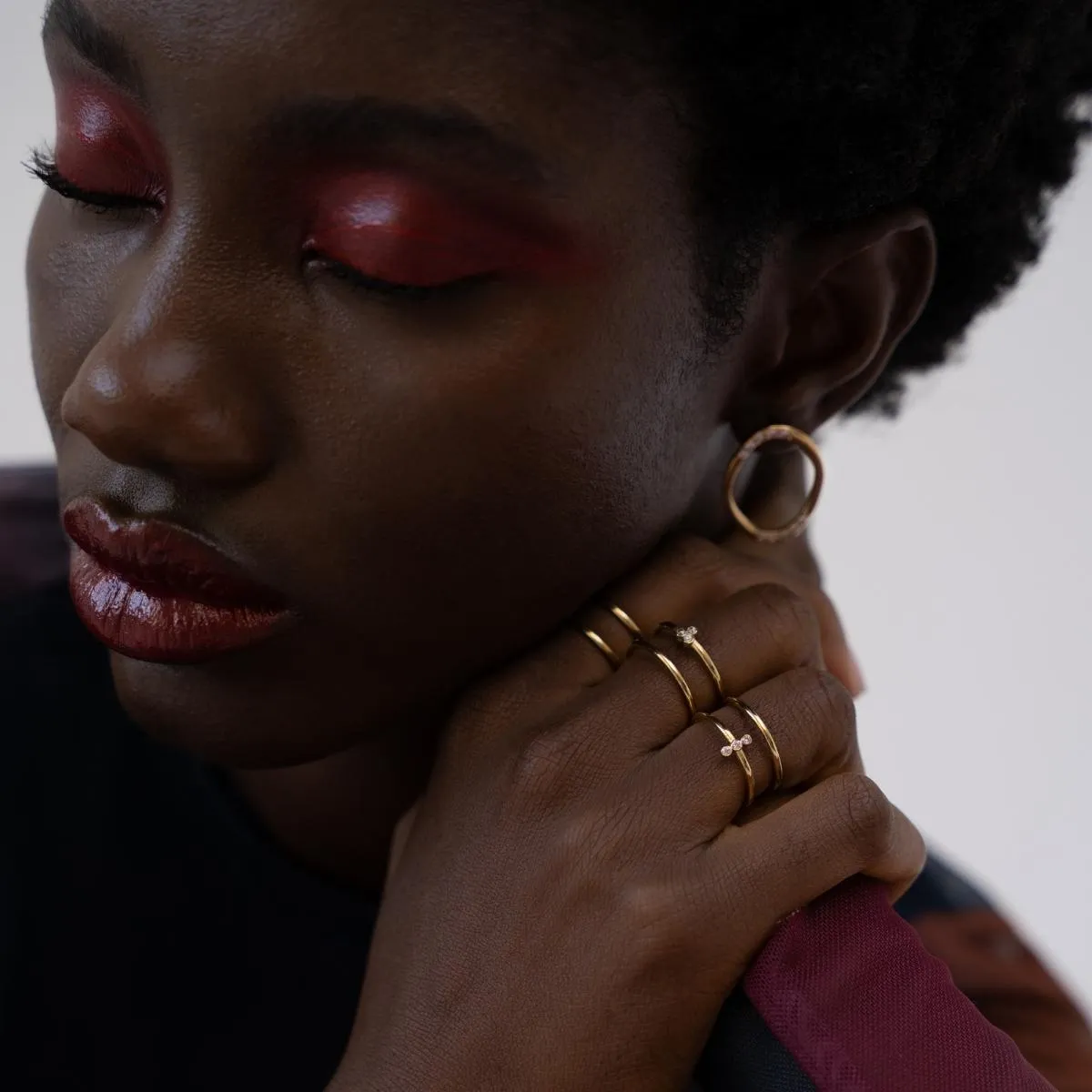 Thin ring Erebe