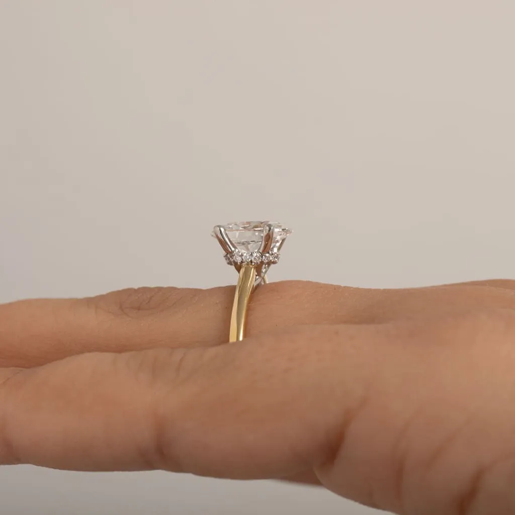 Zariyah 1.50ct | Oval Solitaire Lab Diamond Set in 18ct Gold