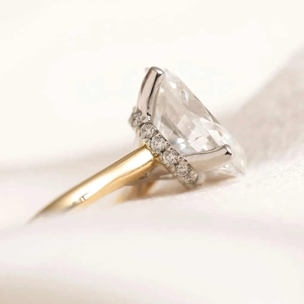 Zariyah 3.00ct | Oval Solitaire Lab Diamond Set in 18ct Gold