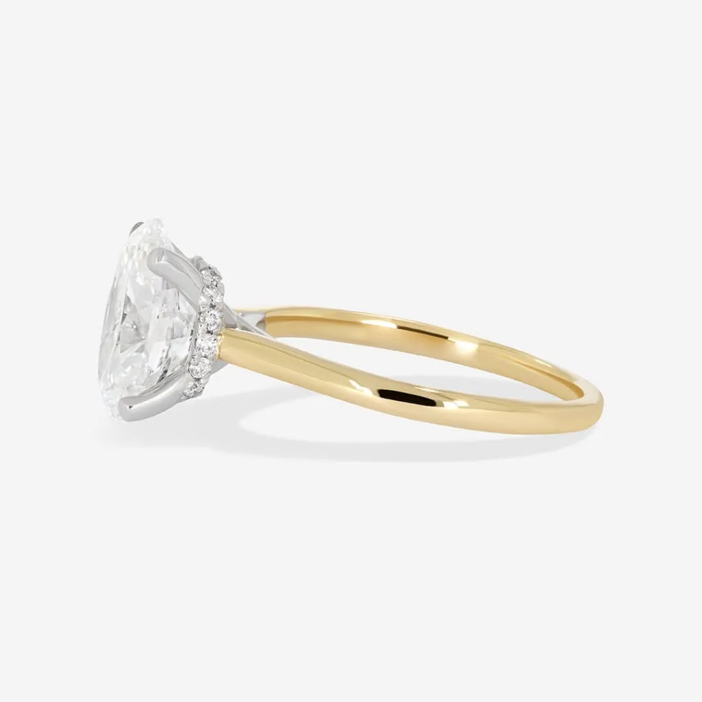 Zariyah 3.00ct | Oval Solitaire Lab Diamond Set in 18ct Gold