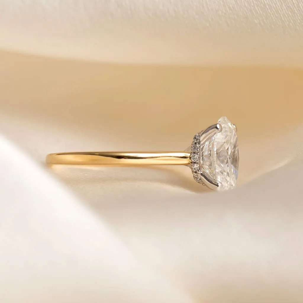 Zariyah 3.00ct | Oval Solitaire Lab Diamond Set in 18ct Gold