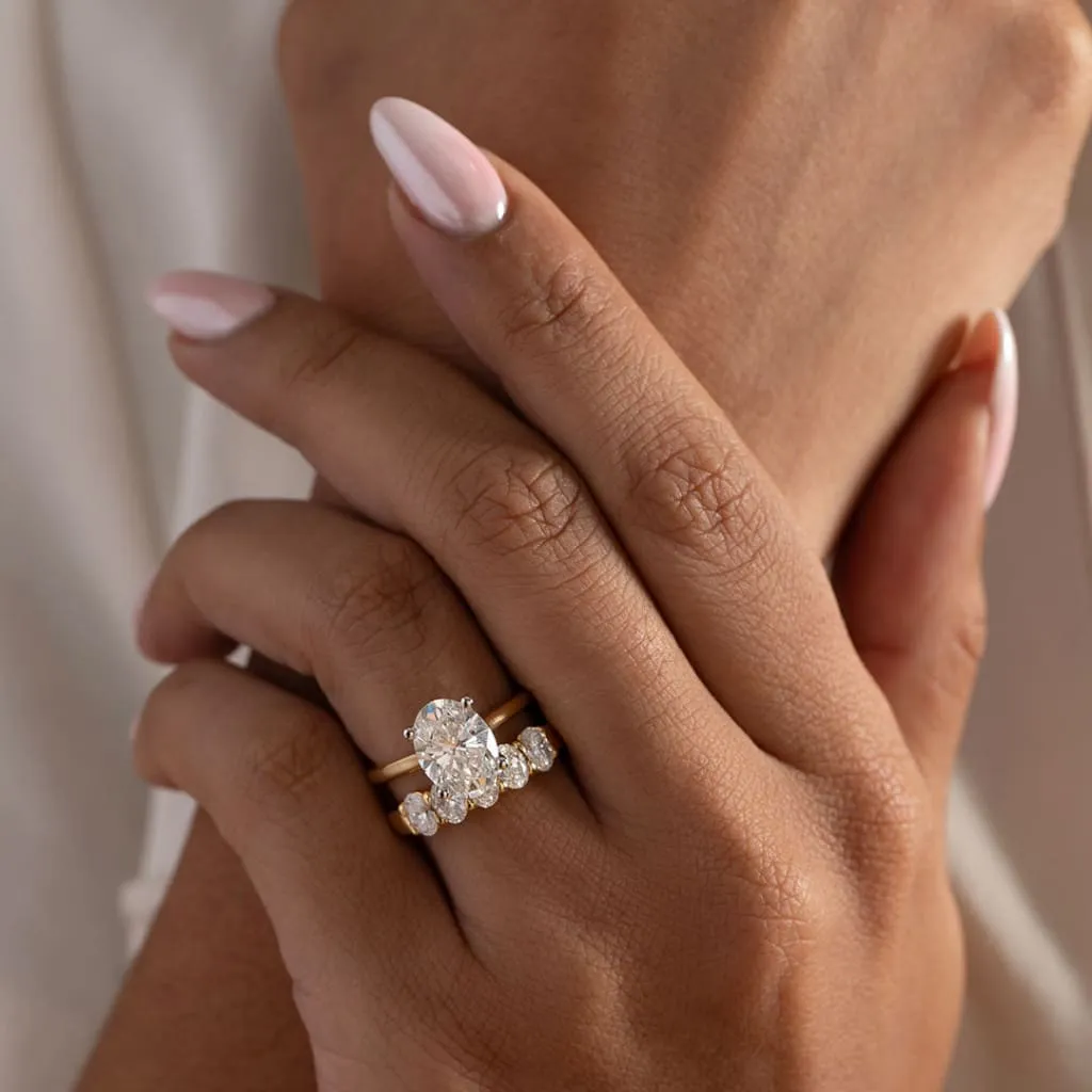 Zariyah 3.00ct | Oval Solitaire Lab Diamond Set in 18ct Gold
