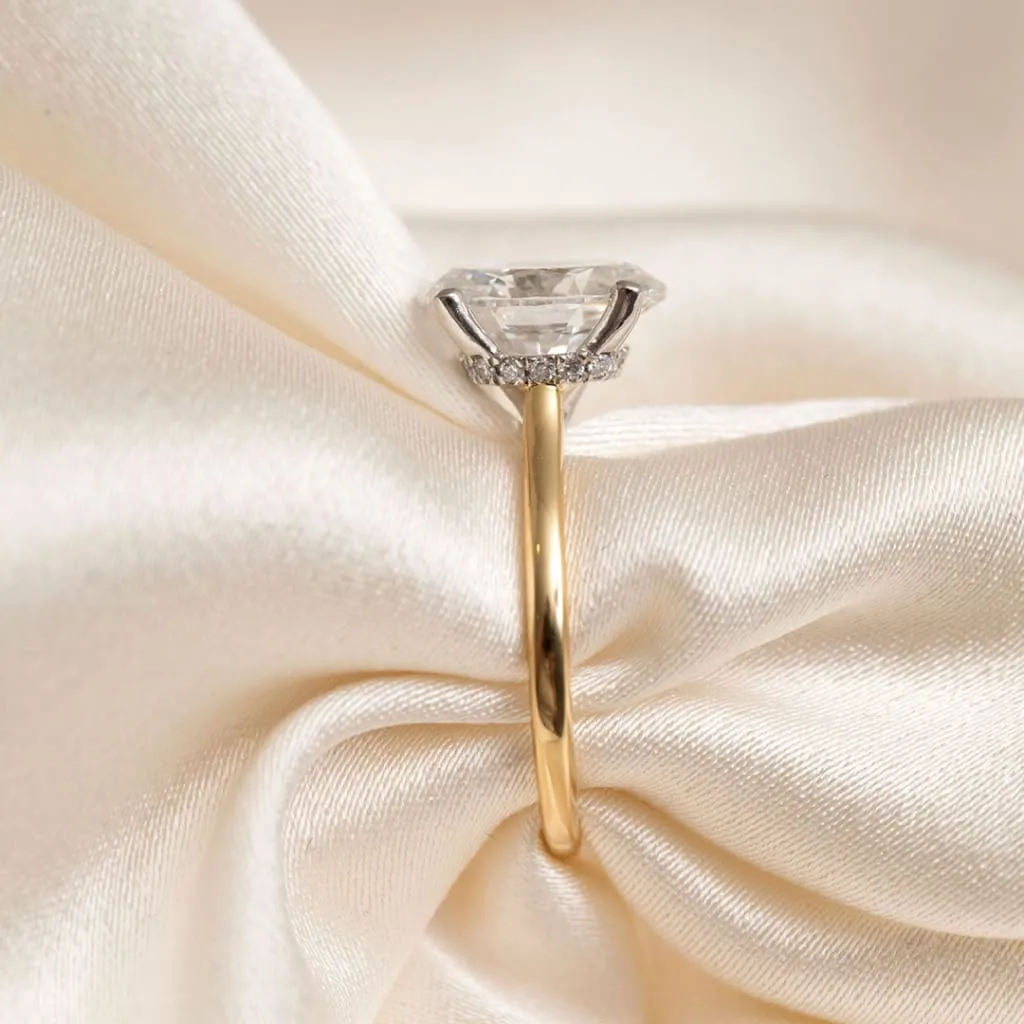 Zariyah 3.00ct | Oval Solitaire Lab Diamond Set in 18ct Gold